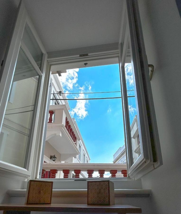 Central Home Ермополи Екстериор снимка
